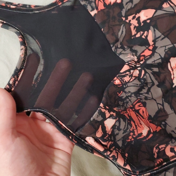 Lululemon sports bra - Picture 4 of 6